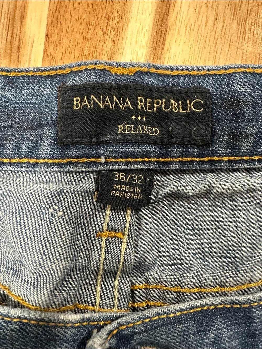 Banana Republic Relaxed Fit Men's Jeans in Faded Blue 397